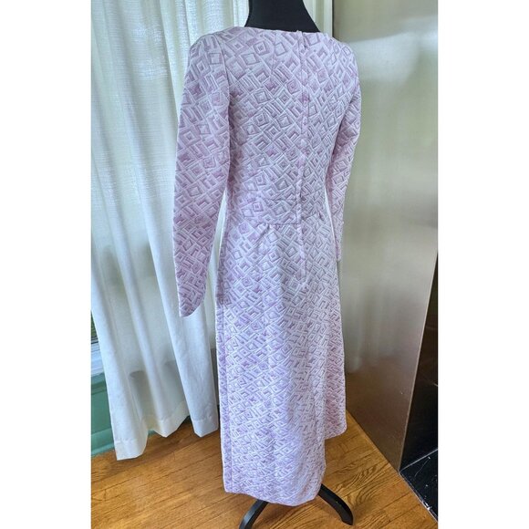 Vintage 70s dress, lavender textured geometric print, A-Line silhouette gown - Picture 6 of 10